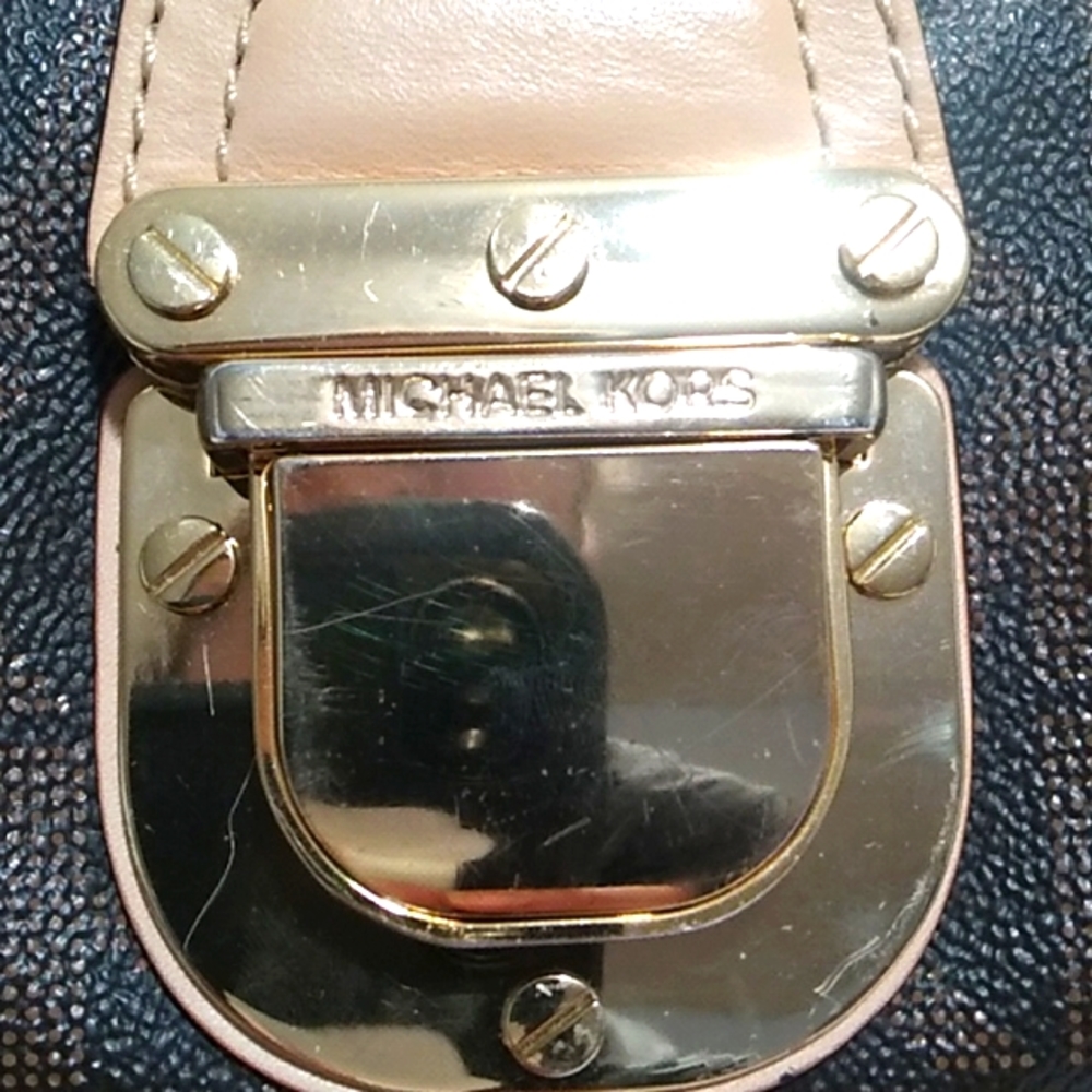 EASTER SALE! Authentic Michael Kors Jet Set Two Way  Shoulder bag Gently Used - Picture 2 of 16